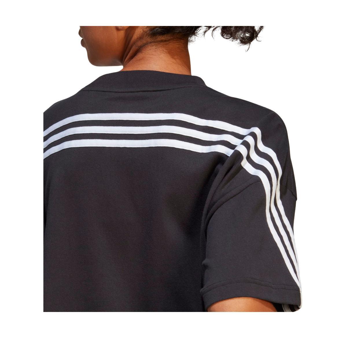 MOSTRA LA TUA PASSIONE PER IL BRAND IN PIENO COMFORT. Dai tutto in palestra e quando scendi in campo ti impegni ancora di più. Con questa T-shirt adidas porti la stessa intensità a