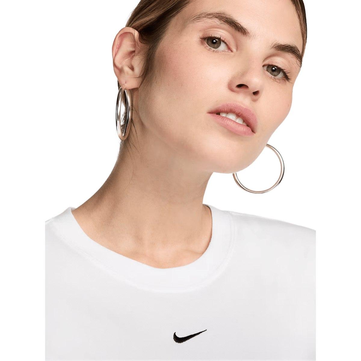Nike T-shirt Sportswear Chill Knit Donna